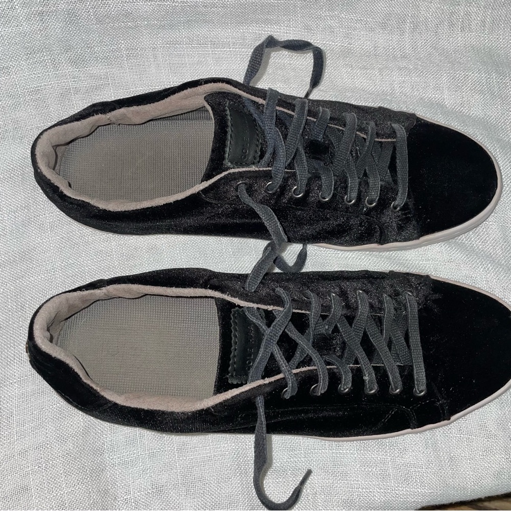Cole Haan Black Velvet Sneakers 10.5 W09756 - Picture 4 of 16